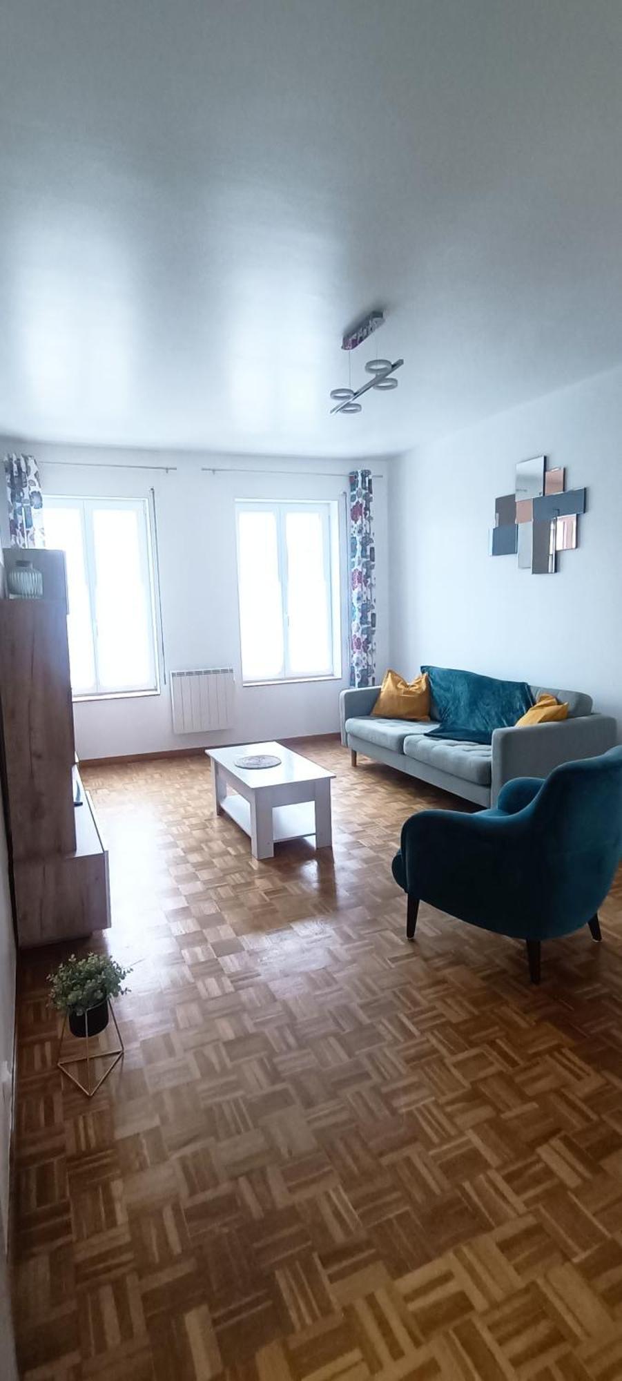 L'etoile, Le Duplex Apartment